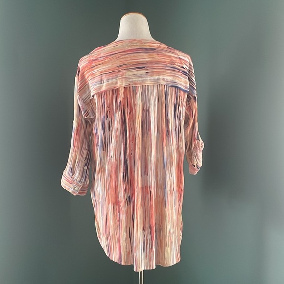 Nine West tunic button back sleeves - Picture 2 of 6